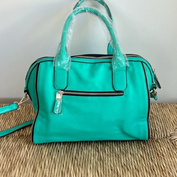 Urban Expressions Green Vegan Leather Purse with Accent Zippers. - Picture 2 of 5